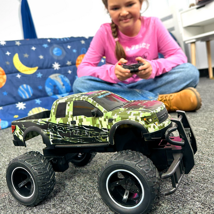 Camioneta RC Ford F-150 SVT Raptor Edición Camuflaje - Réplica a escala 1:24