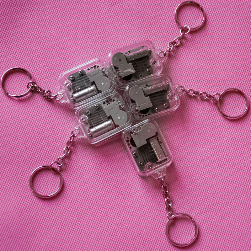 Collar con colgante de caja de música y minillaveo (accesorio de regalo de acrílico)