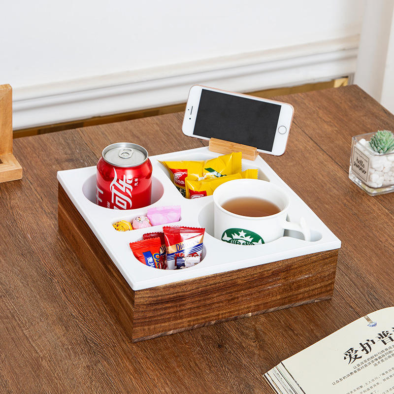 Tabuleiro para Sofá em Madeira e Silicone Macio Organizador para Aperitivos Comando Tabuleiro de Mesa de Centro Multifuncional com Suporte para Copos