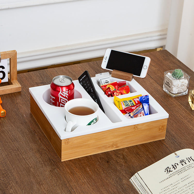 Tabuleiro para Sofá em Madeira e Silicone Macio Organizador para Aperitivos Comando Tabuleiro de Mesa de Centro Multifuncional com Suporte para Copos