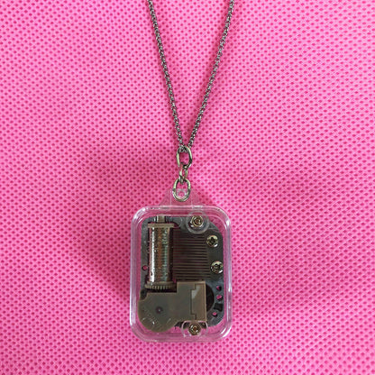 Collar con colgante de caja de música y minillaveo (accesorio de regalo de acrílico)