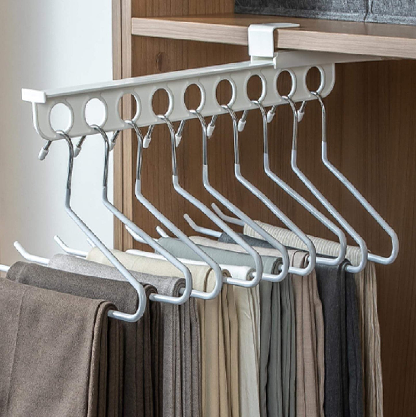 Estante extraíble para pantalones de armario