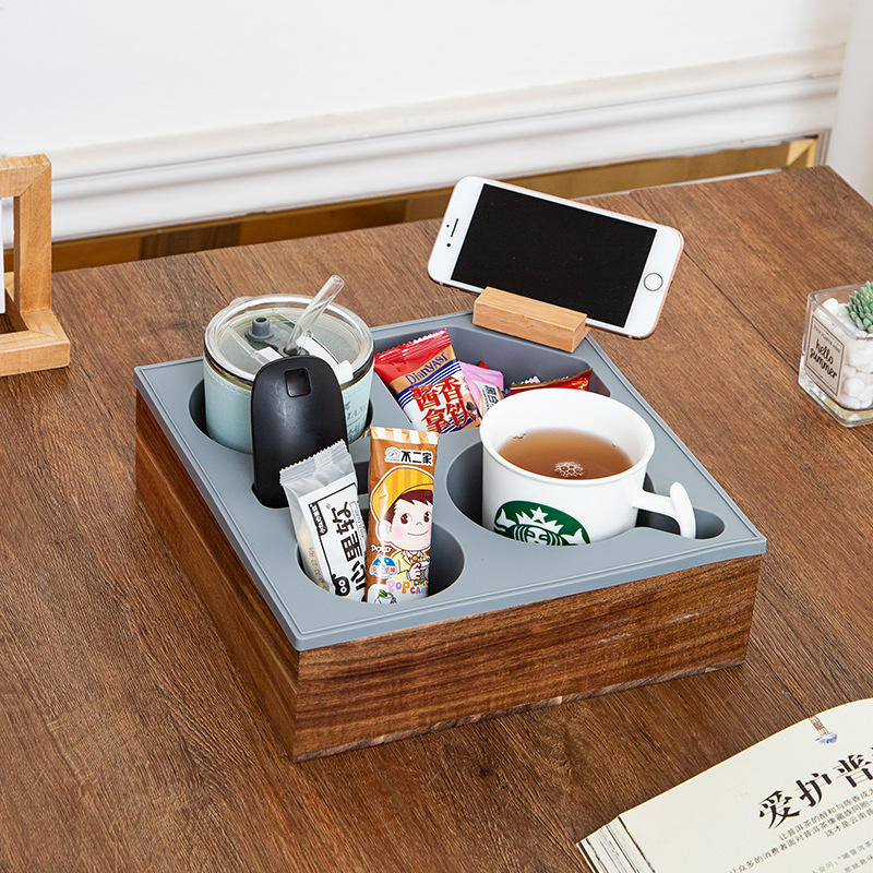 Tabuleiro para Sofá em Madeira e Silicone Macio Organizador para Aperitivos Comando Tabuleiro de Mesa de Centro Multifuncional com Suporte para Copos