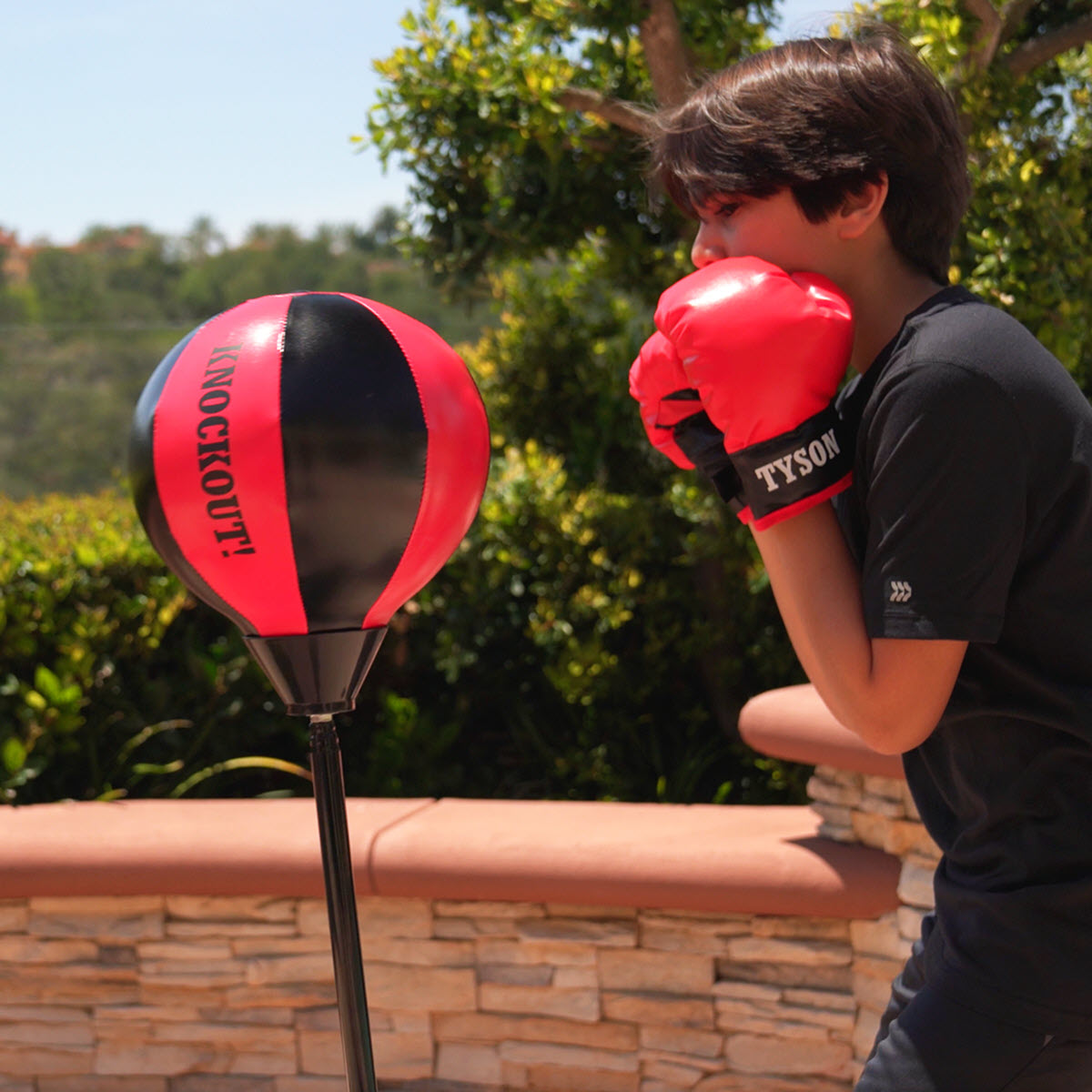 Conjunto de Boxe para Crianças com Luvas e Saco de Reflexo com Suporte de Altura Ajustável
