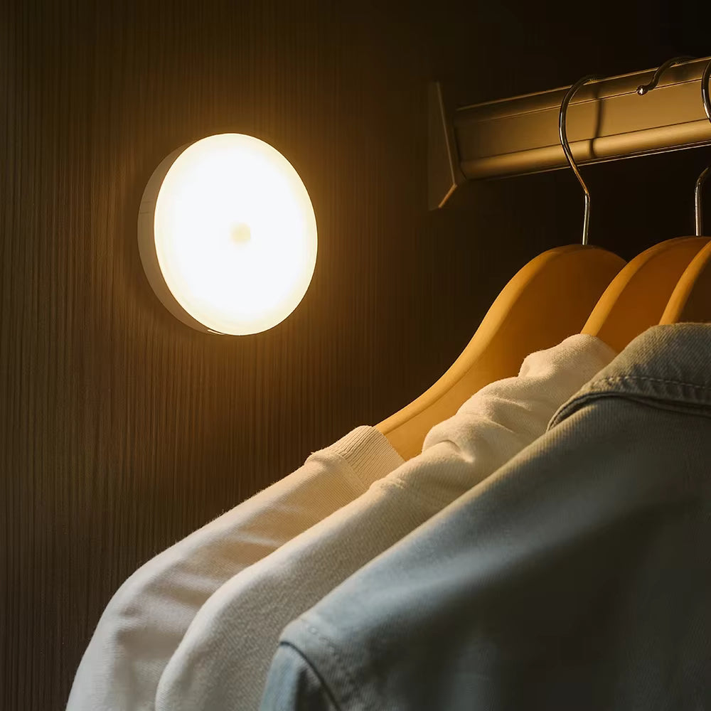 Luz LED com Sensor de Movimento