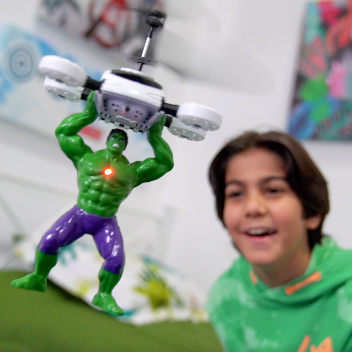 Juguete volador LED de superhéroes para niños